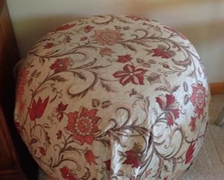 ROUND OTTOMAN