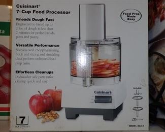 CUISINART FOOD PROCESSOR