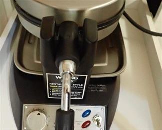 WAFFLE MAKER