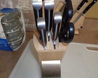 WOLFGANG PUCK KNIVES IN HOLDER 1A