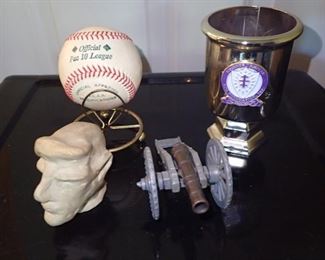 ASSORTED COLLECTABLES