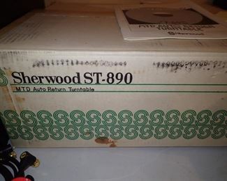 SHERWOOD ST-890 TURNTABLE