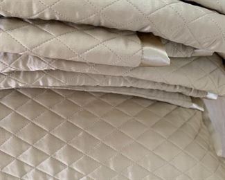 Alternate view - Queen Size Bedding Set - $50 - Pillows measure 23" x 23"