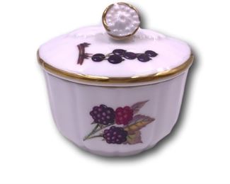 Vintage Royal Worcester covered trinket box. Bidding ends at 3 p.m. on 7-20-2020. Register at https://auctions.mlestatesales.com. Don't forget to check out our other auctions too!