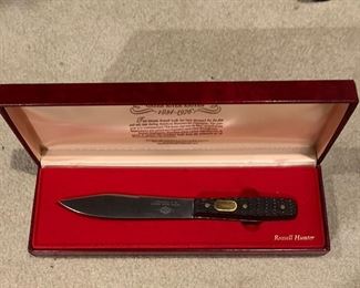     Vintage J Russell Hunter Knife    in Original Box  {Never Used }