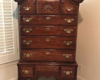 Queen Anne Highboy (no makers mark)