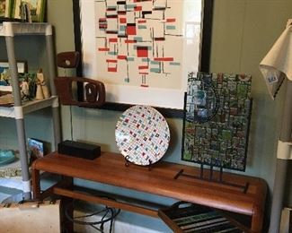 It’s century modern wood sculpture/artwork
Glass art piece