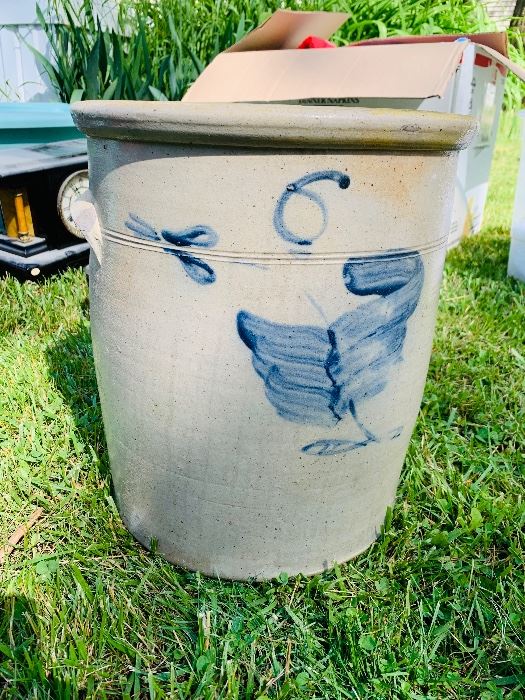 early bee sting style marked 6 gallon antique crock
