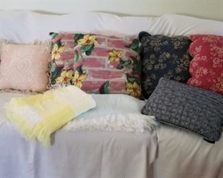 vintage bedding & pillows
