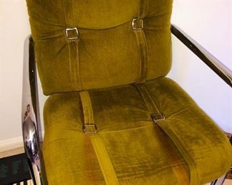Vintage velvet green chair (2)