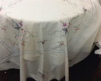 BA509 Embroidered Tablecloths, Doilies and Napkins