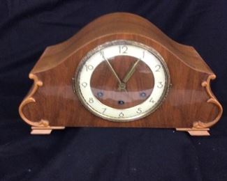 BA527 Vintage Mantle Clock