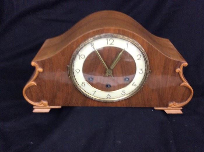 BA527 Vintage Mantle Clock