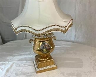 BA803 Vintage Table Lamp