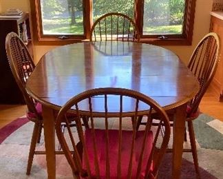 20% off of $345 Ethan Allen table & 4 chairs, round, drop-leaf, w/extra leaf