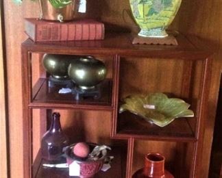 Sectioned display shelf