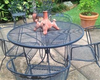 Round patio table & 4 chairs