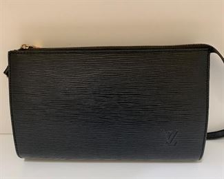 Luis Vuitton bags are copies...not authentic!