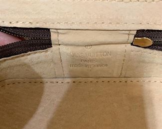 Luis Vuitton bags are copies...not authentic!