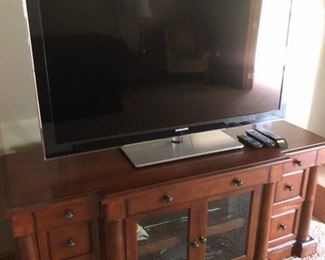 Several flat screen tvs