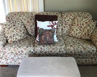 Beautiful and clean sofas !