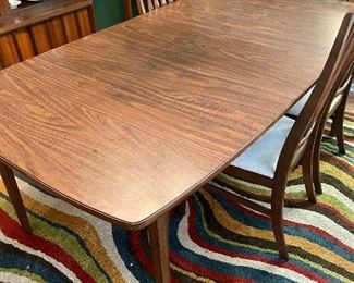Mid Century Keller Furniture Dining Table with 2 Leaves, 2 Arm Chairs, 4 Side Chairs