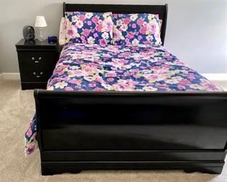 Black bedroom set dresser with mirror sleigh bed night stand chest of drawers