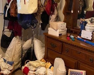 Dresser, Assorted Household Items