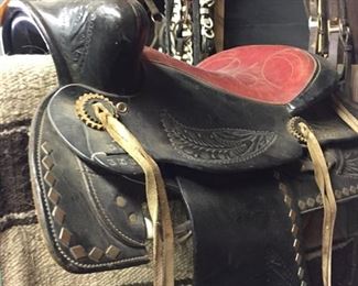 Good western saddle-nice condition