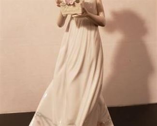 Lladro #6777 Butterfly Treasures - 12.25" Tall, with original box.
