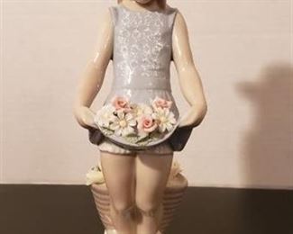 Lladro #1284 Flowers on the Lap, 9." Tall - with original box