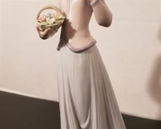 Lladro #7644 Innocence in Bloom, 9.75" Tall - with original box