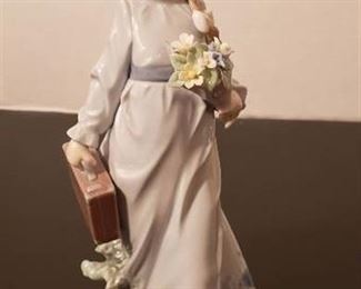 Lladro #7604 School Days , 8.25" Tall - with original box