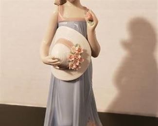 Lladro #5648 Courtney, 8" Tall - with original box