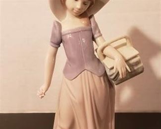 Lladro #6489 Tailor Made, 8" Tall - with original box