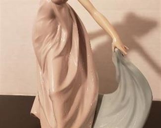 Lladro #5663 Spring Dance, 9" Tall - with original box