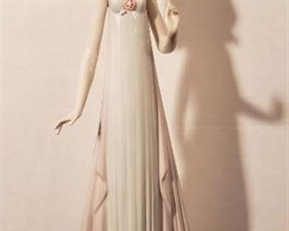 Lladro #1431 The Debutante, 13.75" Tall - with original box