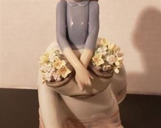 Lladro #5467 May Flowers, 6.75" Tall - with original box