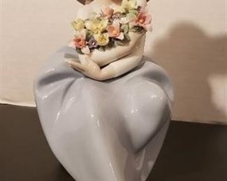 Lladro #5862 Fragrant Bouquet, 7.5" Tall - with original box