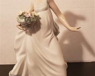 Lladro #5790 Carefree , 9" Tall - with original box
