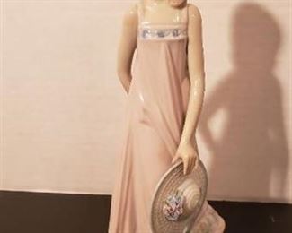 Lladro #5647 Sara, 8.25" Tall - with a box, but not original box