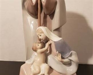 Lladro #1499 Blessed Family, 10.25" Tall x 5.5" Wide - with original box