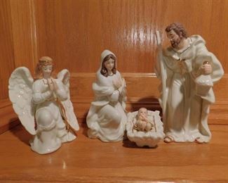 Belleek Holy Family w/Nativity Angel - 5 pcs