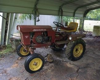 Speedex Model 32 garden tractor (not running)