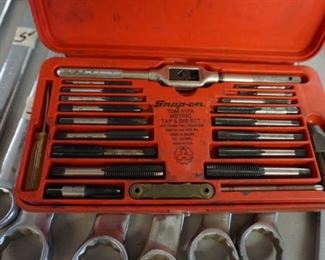 Snap-On metric rethreading set