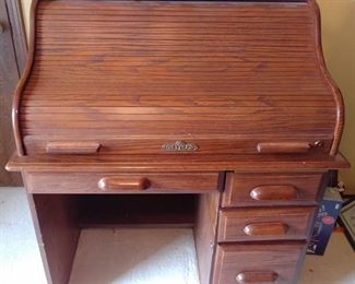 Rolltop desk 38.5" by 45" by 28" Asking $225.00