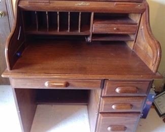 Rolltop desk 38.5" by 45" by 28" Asking $225.00