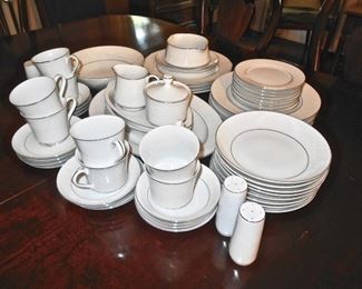 CROWN VICTORIA "LOVELACE" CHINA