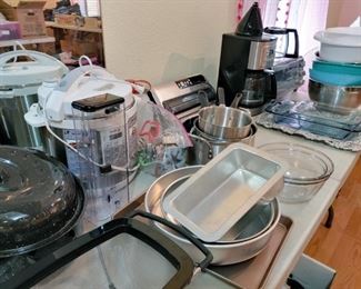 Kitchen ware. (Food Saver)