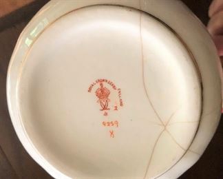 C46 - ROYAL CROWN DERBY 9259, BACKSTAMP AND HAIRLINES